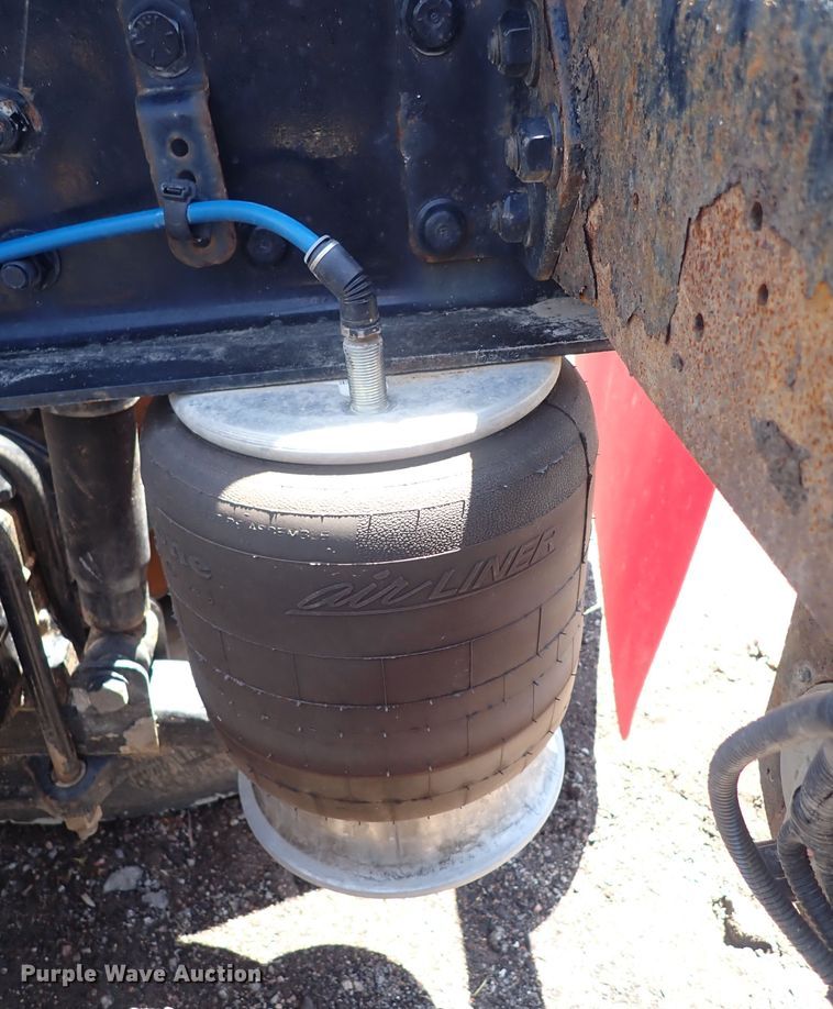 image for item DI1978 2016 Freightliner Cascadia  semi truck