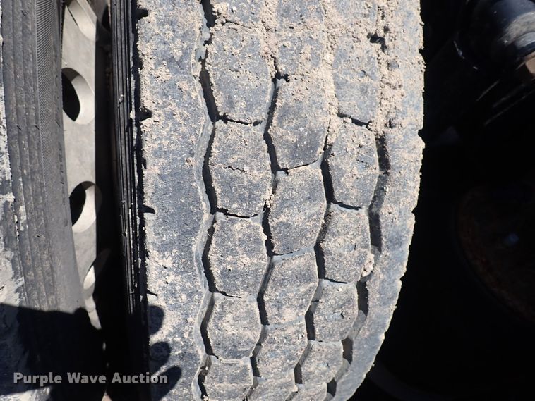 image for item DI1978 2016 Freightliner Cascadia  semi truck