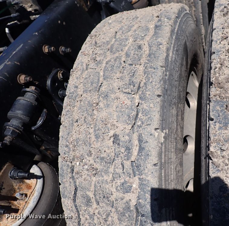 image for item DI1978 2016 Freightliner Cascadia  semi truck