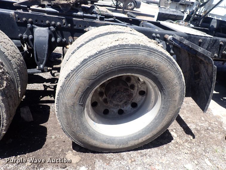 image for item DI1978 2016 Freightliner Cascadia  semi truck