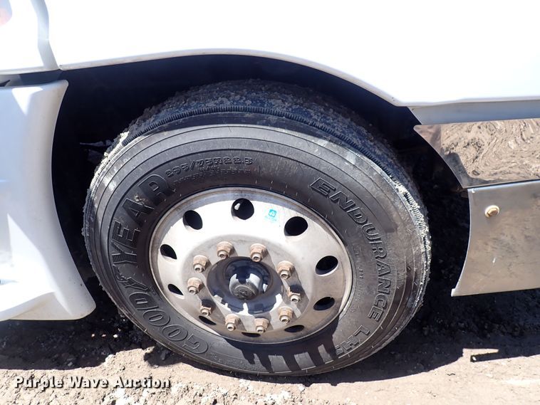 image for item DI1978 2016 Freightliner Cascadia  semi truck