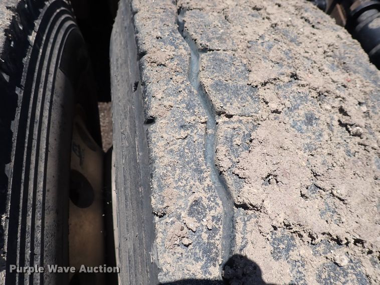 image for item DI1978 2016 Freightliner Cascadia  semi truck