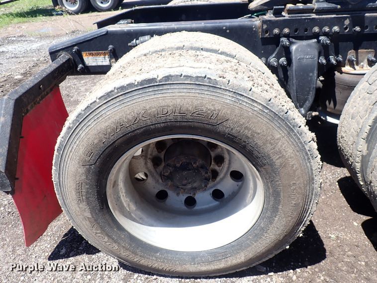 image for item DI1978 2016 Freightliner Cascadia  semi truck