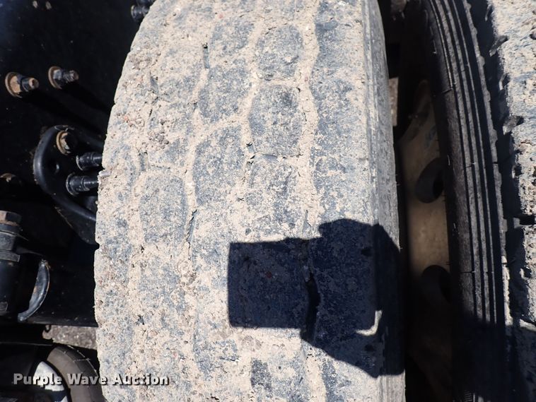 image for item DI1978 2016 Freightliner Cascadia  semi truck