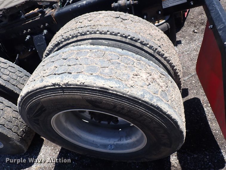 image for item DI1978 2016 Freightliner Cascadia  semi truck