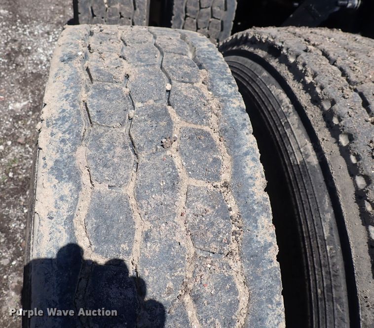 image for item DI1978 2016 Freightliner Cascadia  semi truck