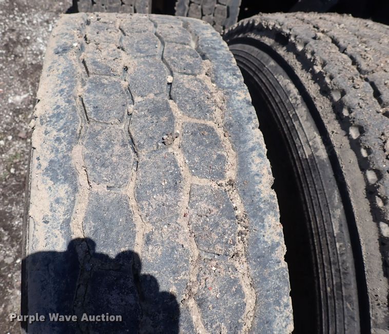 image for item DI1978 2016 Freightliner Cascadia  semi truck