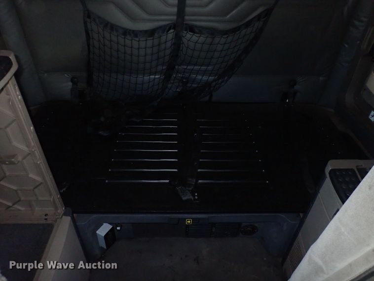 image for item DI1985 2016 Freightliner Cascadia  semi truck