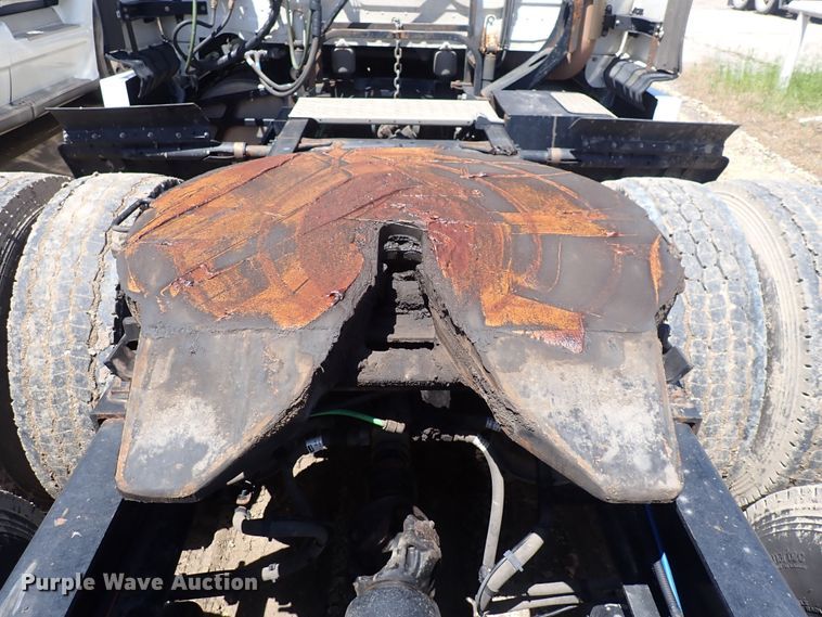 image for item DI1985 2016 Freightliner Cascadia  semi truck