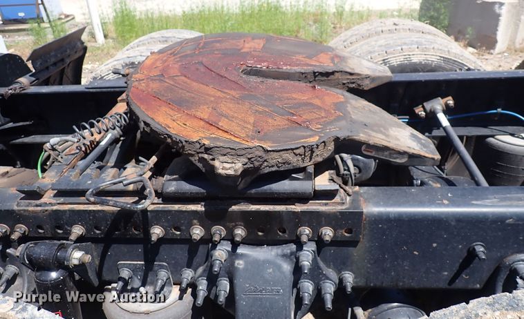 image for item DI1985 2016 Freightliner Cascadia  semi truck