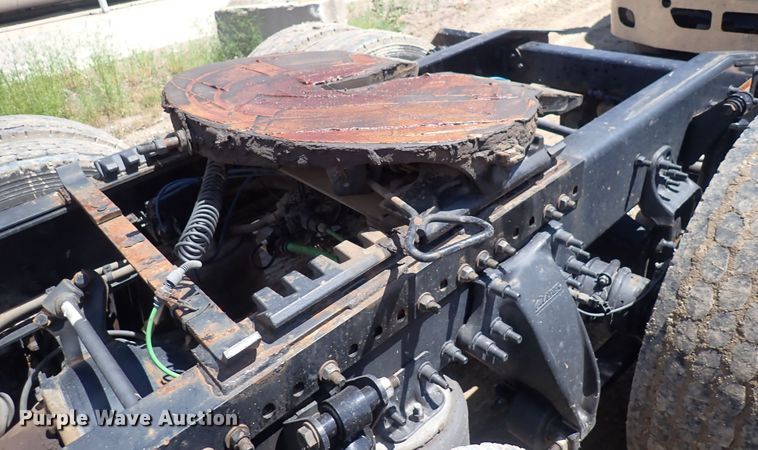 image for item DI1985 2016 Freightliner Cascadia  semi truck