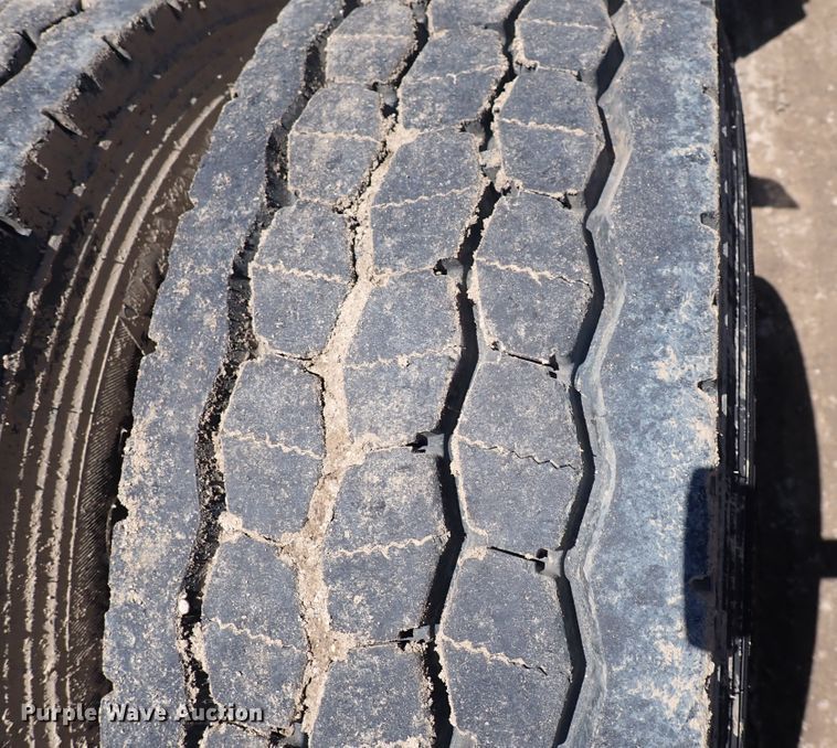 image for item DI1985 2016 Freightliner Cascadia  semi truck