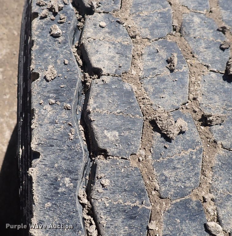 image for item DI1985 2016 Freightliner Cascadia  semi truck