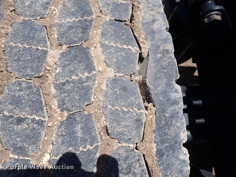 image for item DI1985 2016 Freightliner Cascadia  semi truck