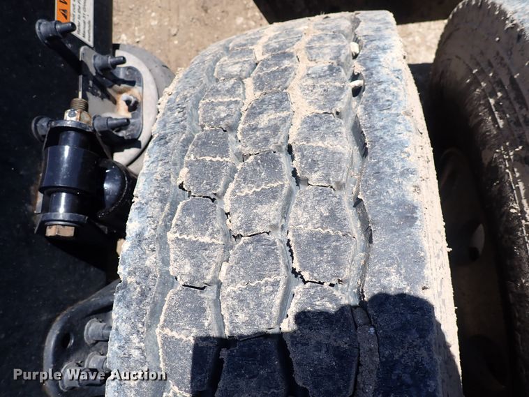 image for item DI1985 2016 Freightliner Cascadia  semi truck