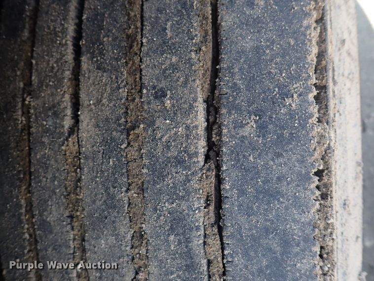 image for item DI1985 2016 Freightliner Cascadia  semi truck