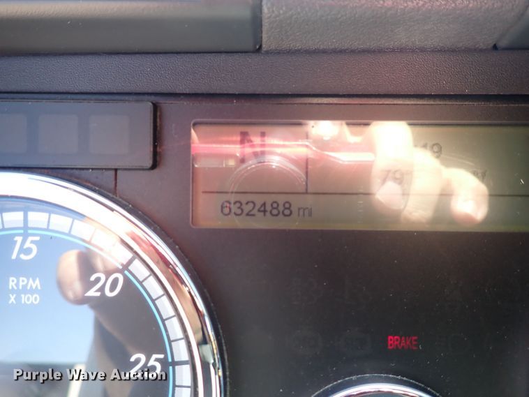 image for item DI1986 2016 Freightliner Cascadia  semi truck