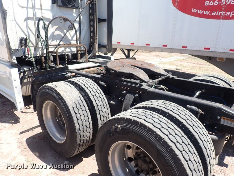 image for item DI1986 2016 Freightliner Cascadia  semi truck