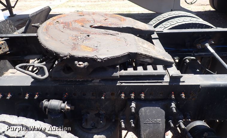 image for item DI1986 2016 Freightliner Cascadia  semi truck