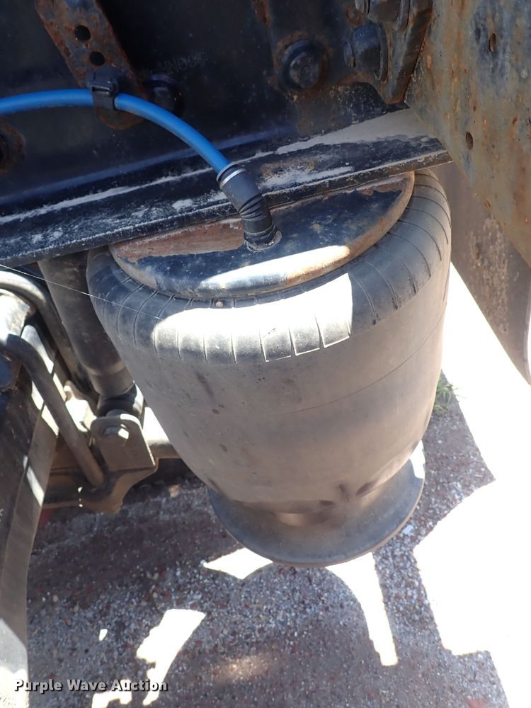 image for item DI1986 2016 Freightliner Cascadia  semi truck