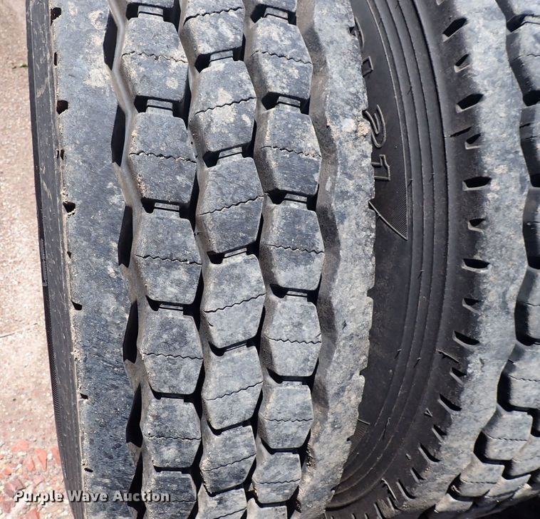 image for item DI1986 2016 Freightliner Cascadia  semi truck