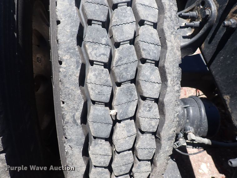 image for item DI1986 2016 Freightliner Cascadia  semi truck