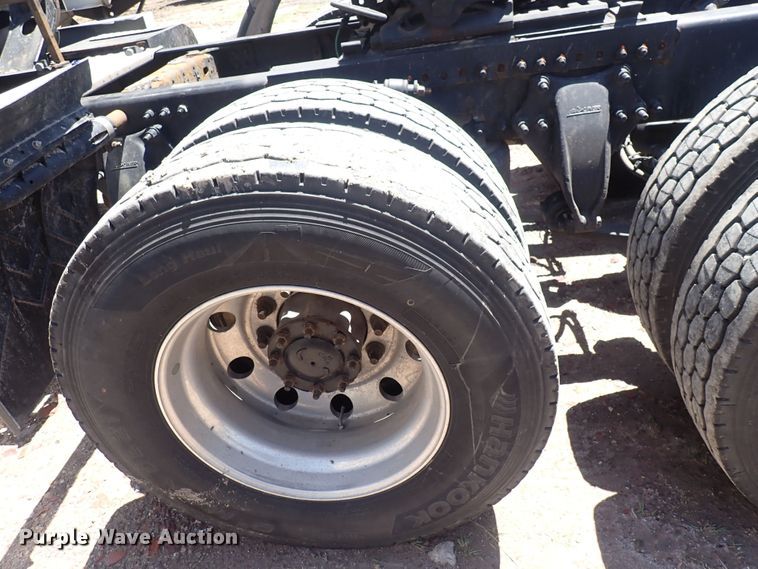 image for item DI1986 2016 Freightliner Cascadia  semi truck