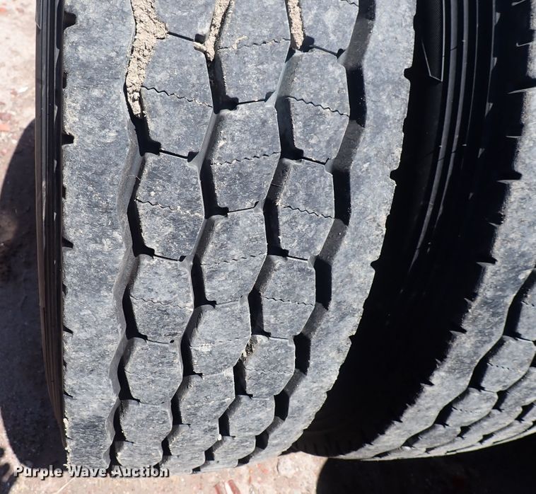 image for item DI1986 2016 Freightliner Cascadia  semi truck