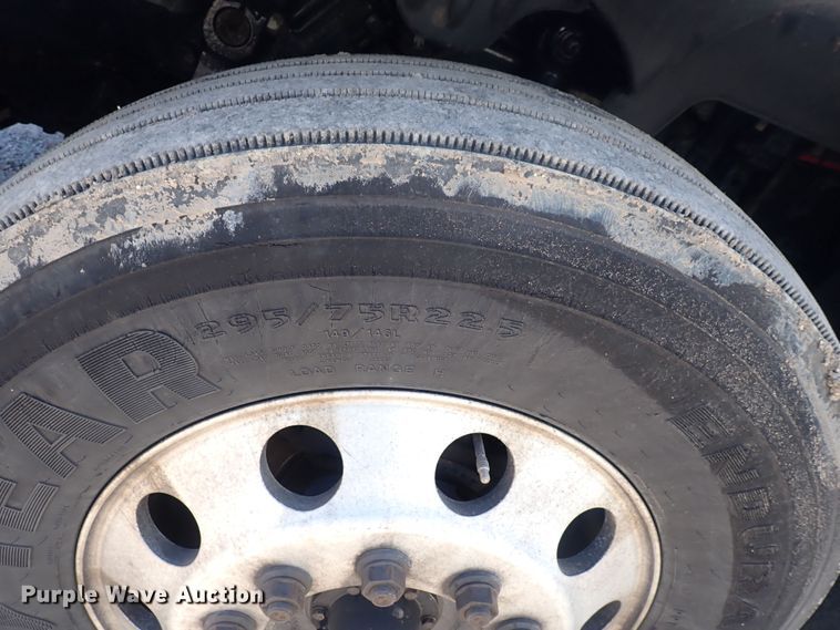 image for item DI1986 2016 Freightliner Cascadia  semi truck