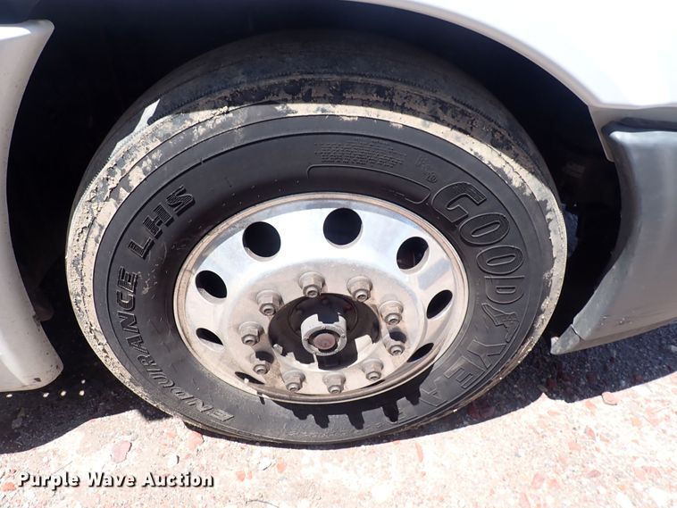 image for item DI1986 2016 Freightliner Cascadia  semi truck