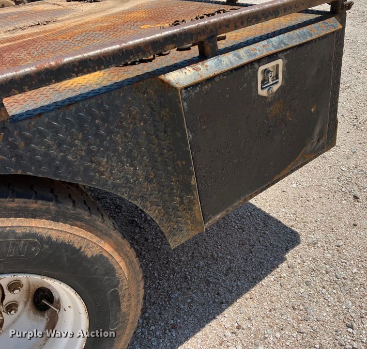 image for item DJ7742 2007 International 4300 SBA  flatbed truck