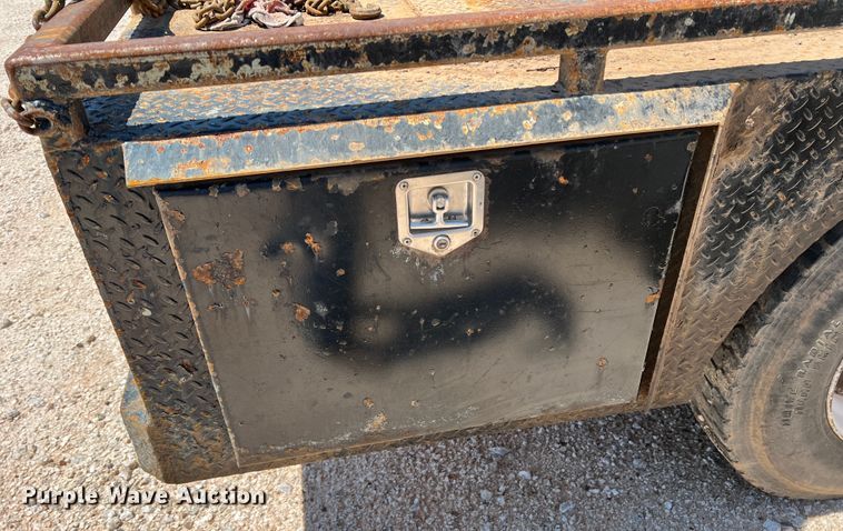 image for item DJ7742 2007 International 4300 SBA  flatbed truck