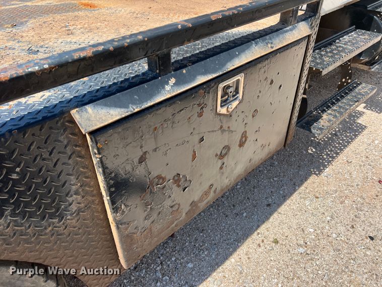 image for item DJ7742 2007 International 4300 SBA  flatbed truck