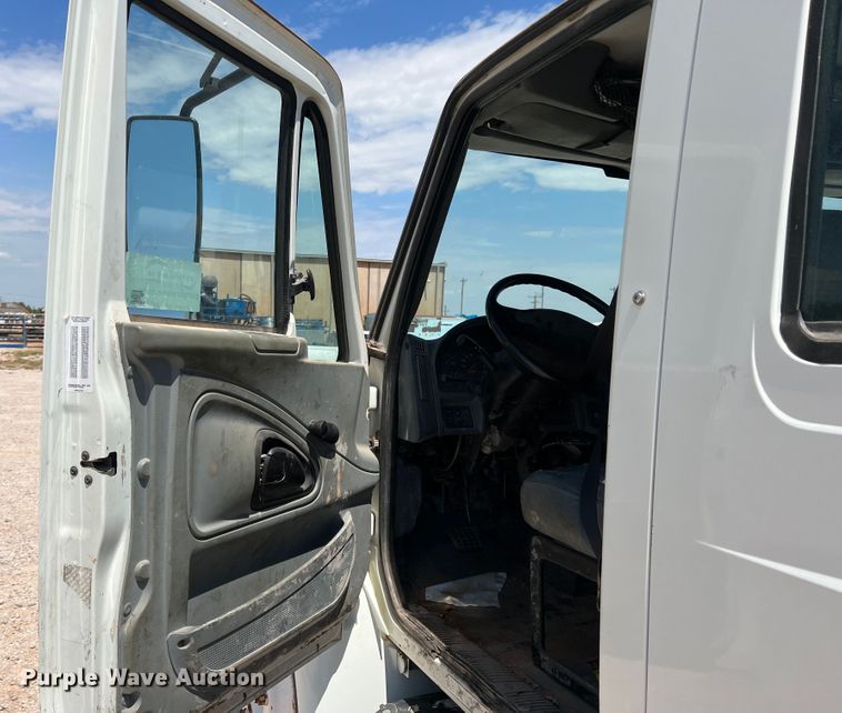 image for item DJ7742 2007 International 4300 SBA  flatbed truck
