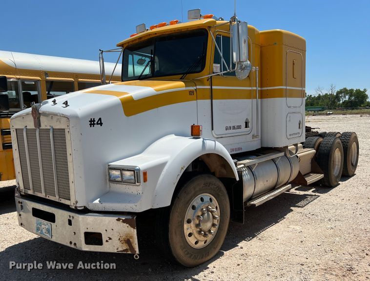 image for item DJ7743 1988 Kenworth  semi truck