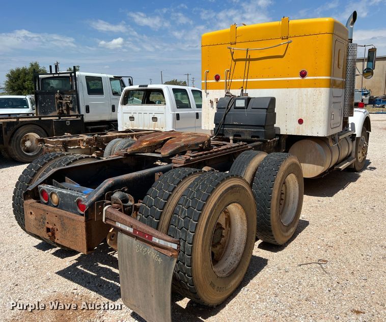 image for item DJ7743 1988 Kenworth  semi truck