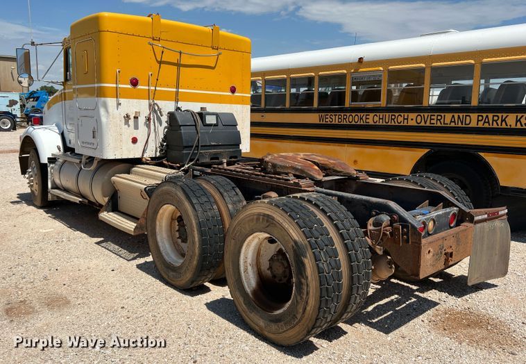 image for item DJ7743 1988 Kenworth  semi truck