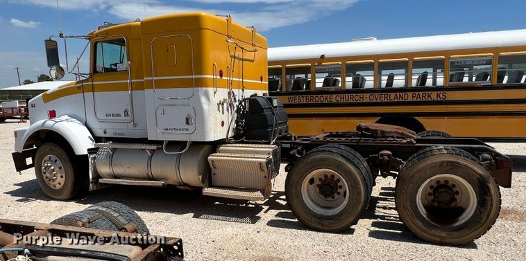 image for item DJ7743 1988 Kenworth  semi truck