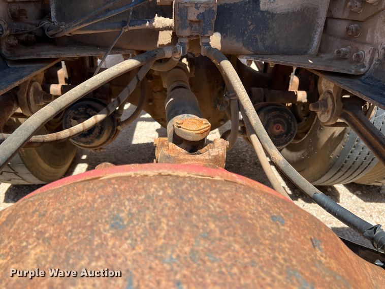 image for item DJ7743 1988 Kenworth  semi truck
