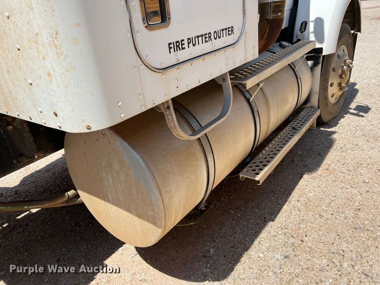 image for item DJ7743 1988 Kenworth  semi truck