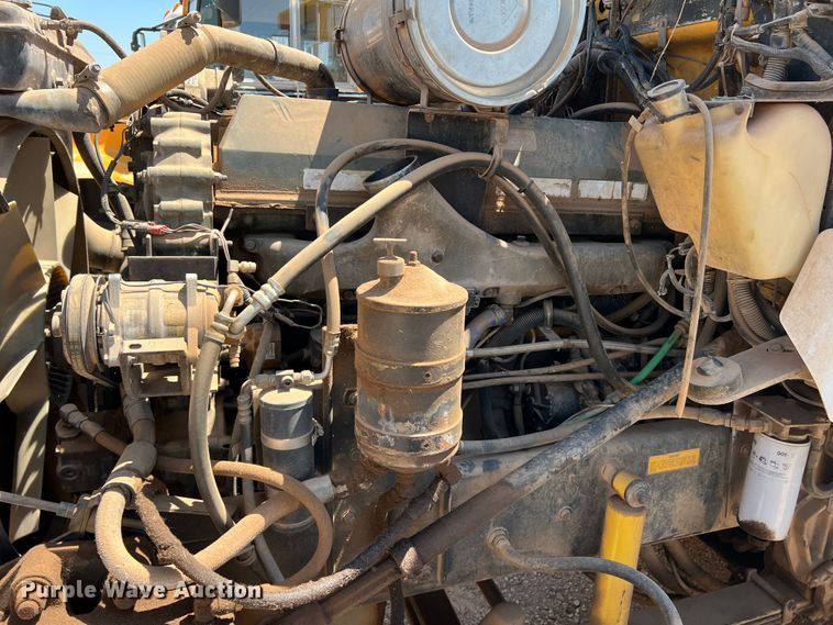 image for item DJ7743 1988 Kenworth  semi truck