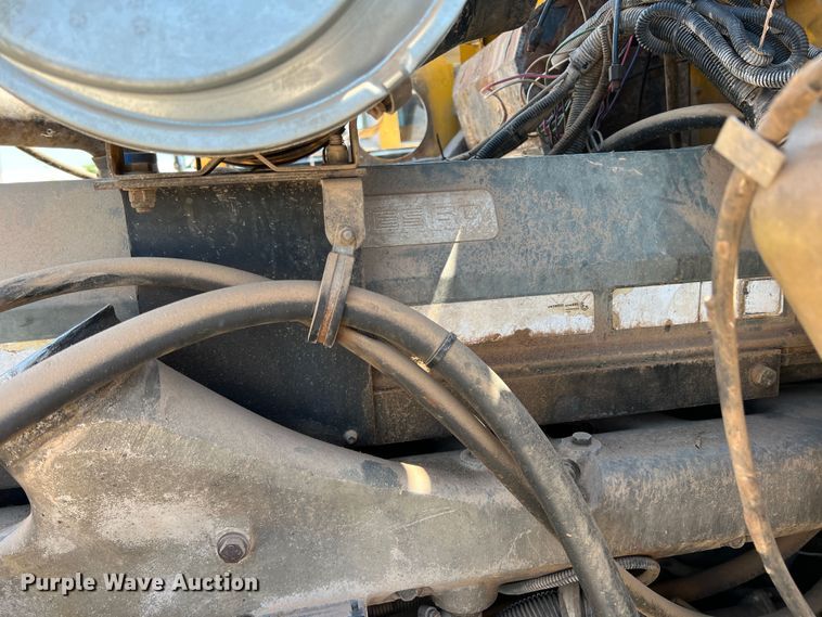 image for item DJ7743 1988 Kenworth  semi truck