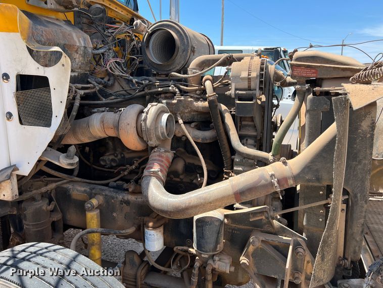 image for item DJ7743 1988 Kenworth  semi truck