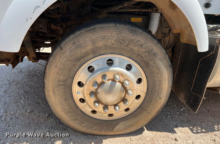image for item DJ7743 1988 Kenworth  semi truck