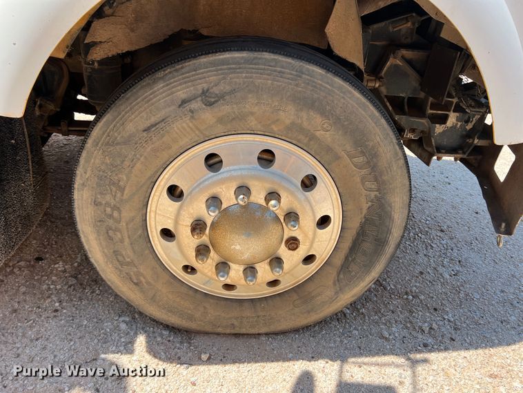 image for item DJ7743 1988 Kenworth  semi truck
