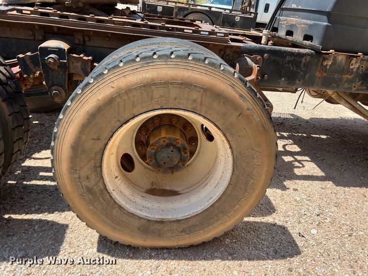 image for item DJ7743 1988 Kenworth  semi truck