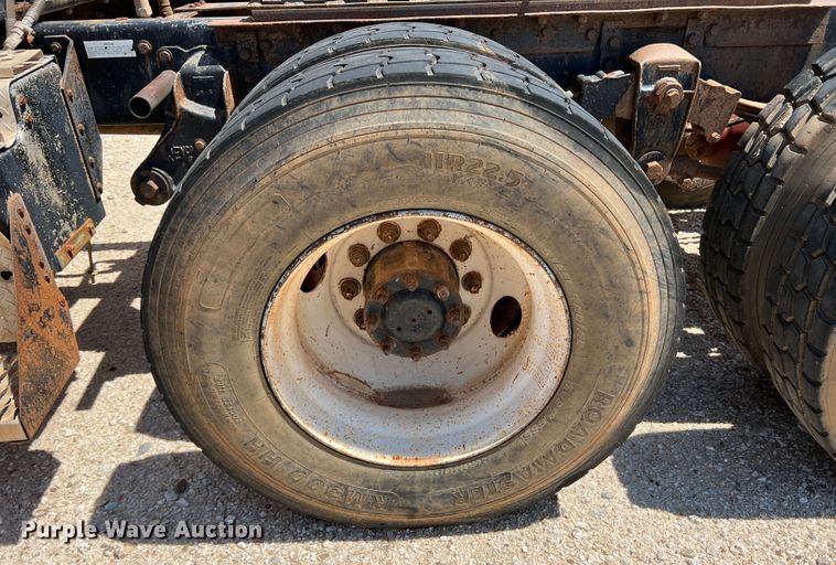 image for item DJ7743 1988 Kenworth  semi truck
