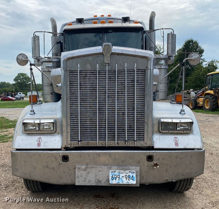 image for item DK6442 2001 Kenworth W900  semi truck