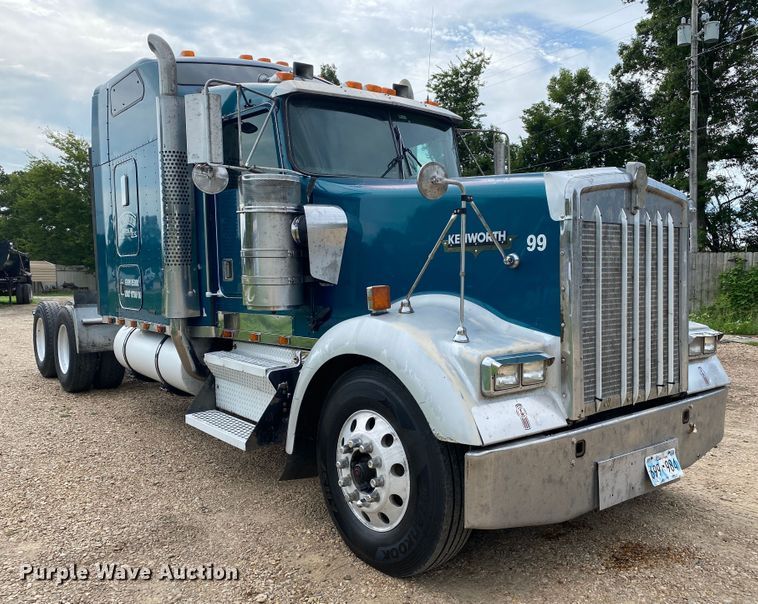 image for item DK6442 2001 Kenworth W900  semi truck