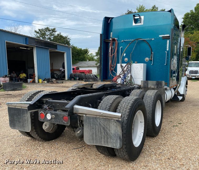 image for item DK6442 2001 Kenworth W900  semi truck